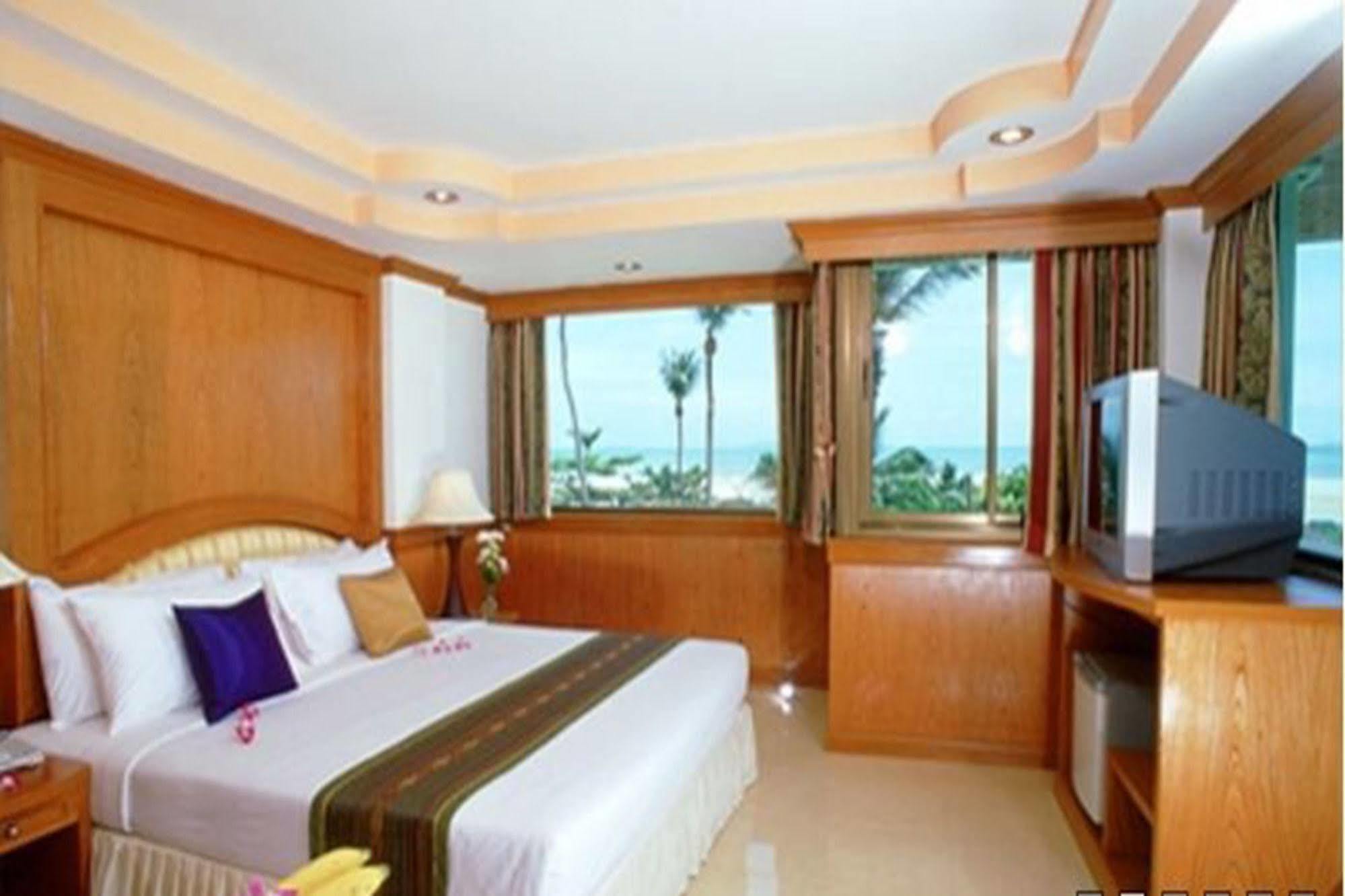 Grand Sea View Beach Resotel Lipa Noi Exterior foto